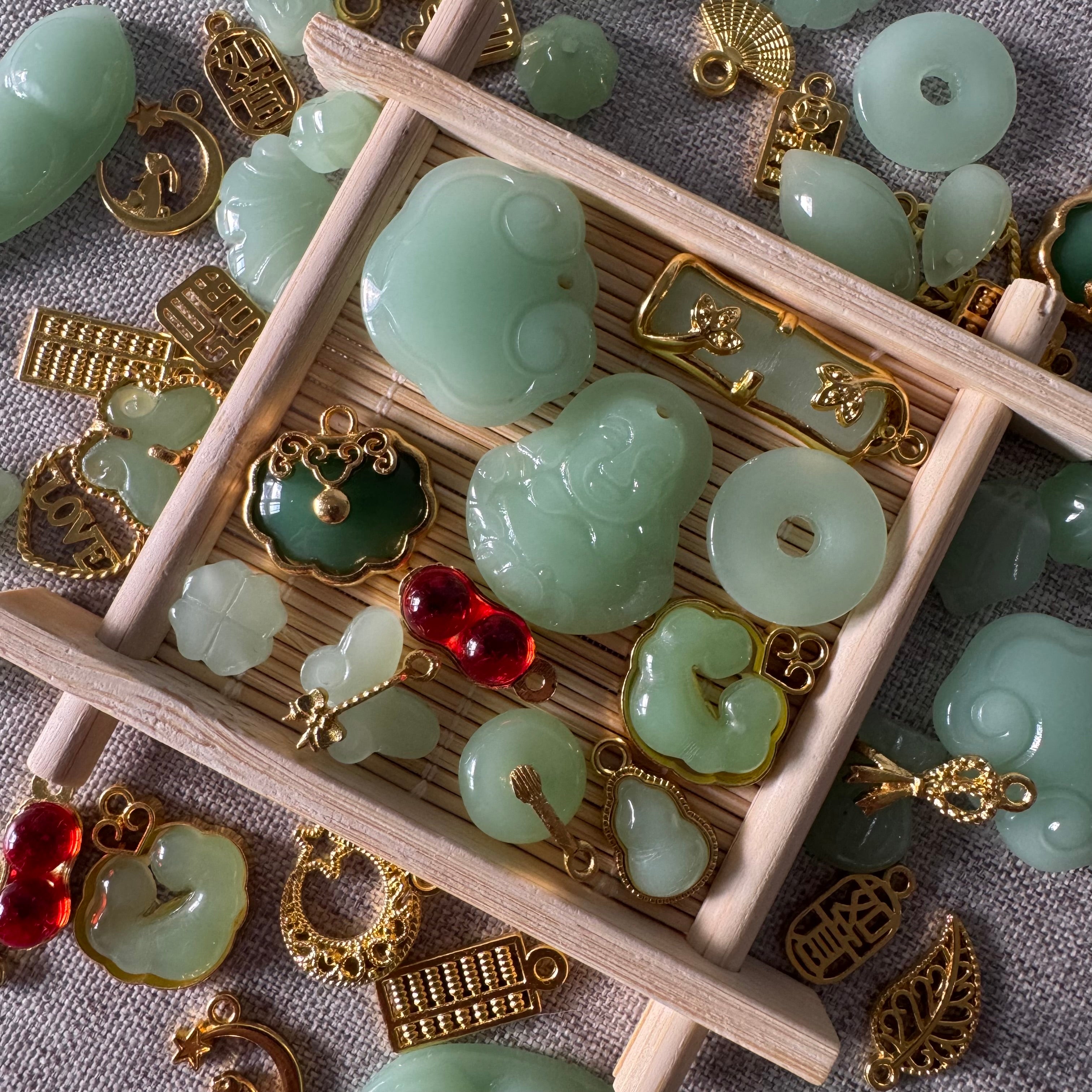 Stone inlaid accessories