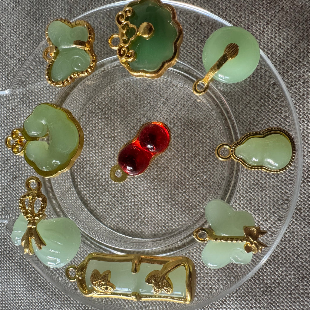 Stone inlaid accessories